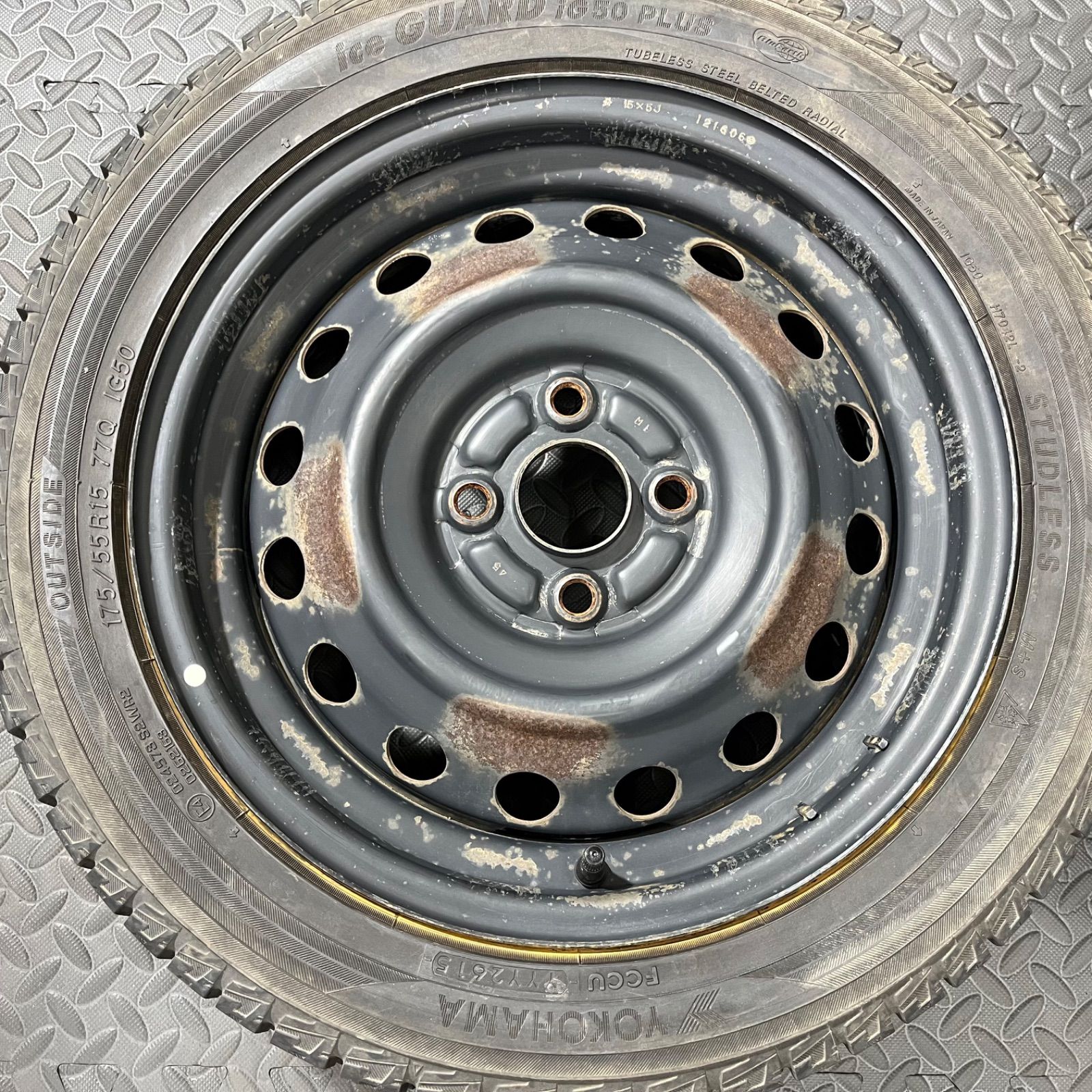 15年製 175 55 R 15 ヨコハマ アイスガードIG 50 三菱 アイ リヤ2本のみ スタッドレスタイヤ 冬タイヤ 1303 E