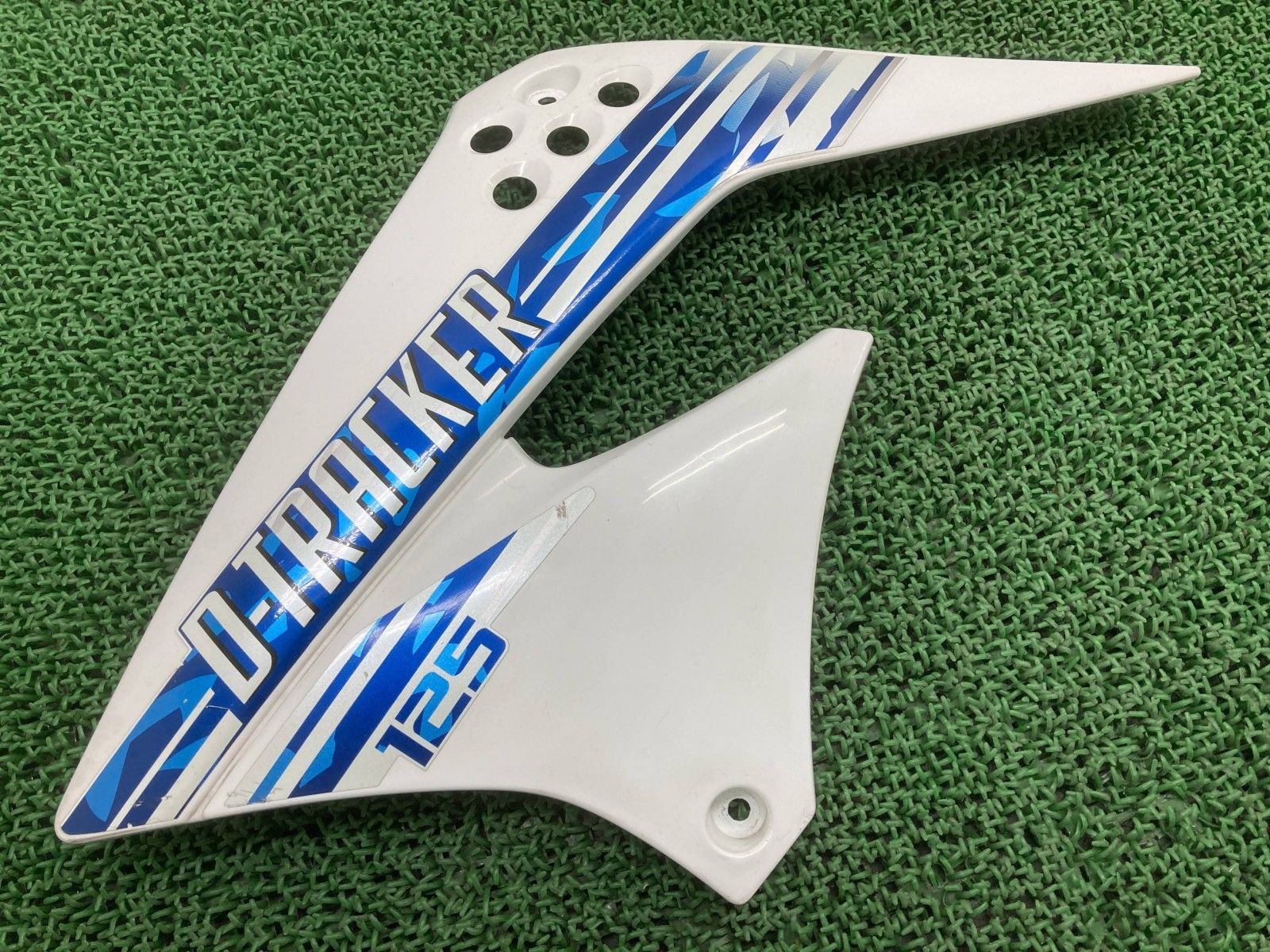 Dトラッカー125 シュラウド 左 白 49089 0084 カワサキ バイク 部品 LX 125 D 11年モデル 割れ欠け無し 品薄 品 uO