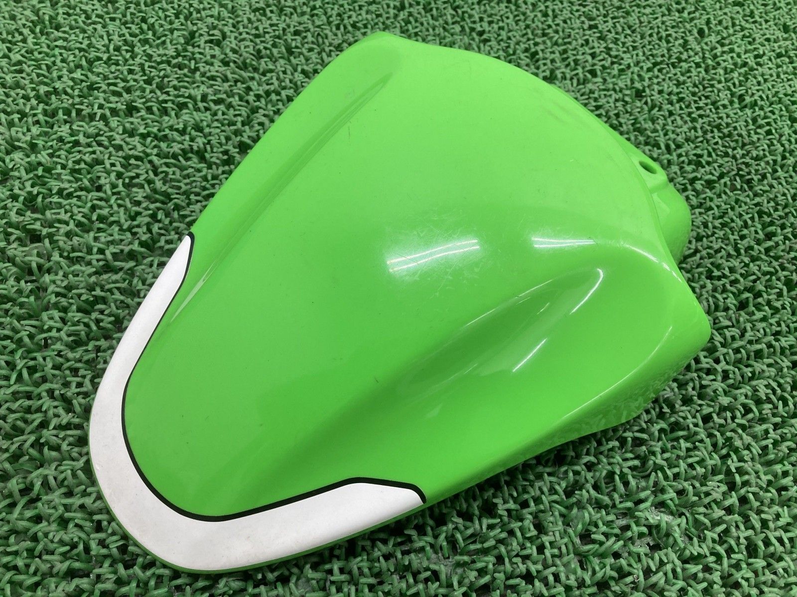 スーパーシェルパフロントフェンダー緑色カワサキ純正バイク部品　品薄希少品 スーパーシェルパフロントフェンダー緑色カワサキ純正バイク部品 品薄