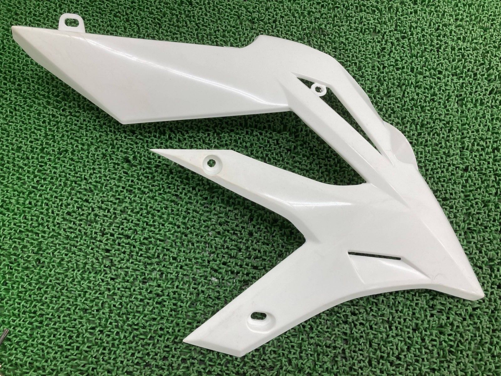 X TRAINER シュラウド 右 白 036 43 002 10 BETA バイク 部品 ベータ XTRAINER クロストレイナー 割れ欠け無し Zv