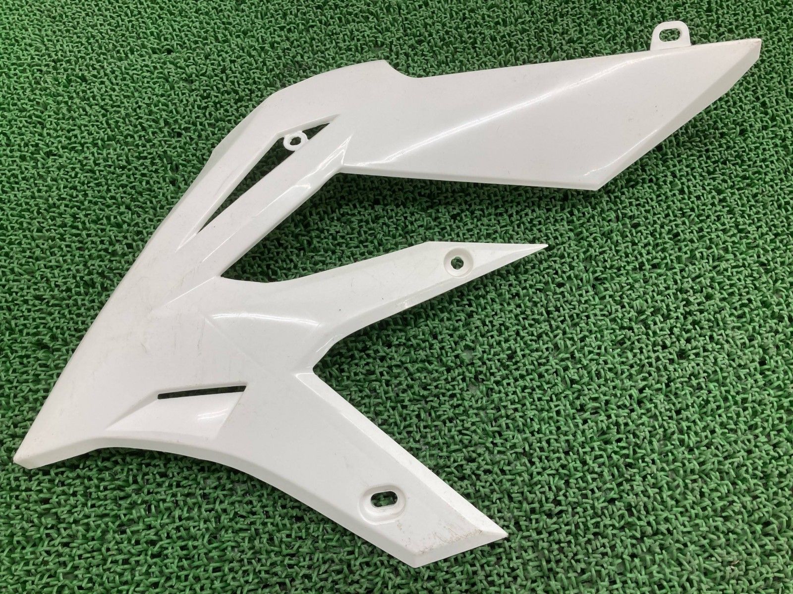 X TRAINER シュラウド 左 白 036 43 001 10 BETA バイク 部品 ベータ XTRAINER クロストレイナー ペイント素材に eA