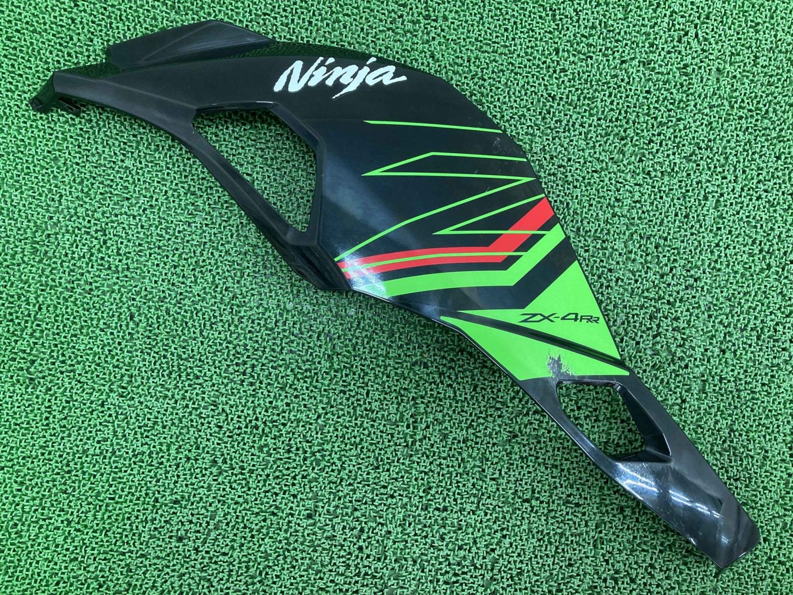 ZX 4 RR サイドカウル 左 黒 55028 0872 カワサキ バイク 部品 400 P KRT ペイント素材に 割れ欠け無し 品薄 sU