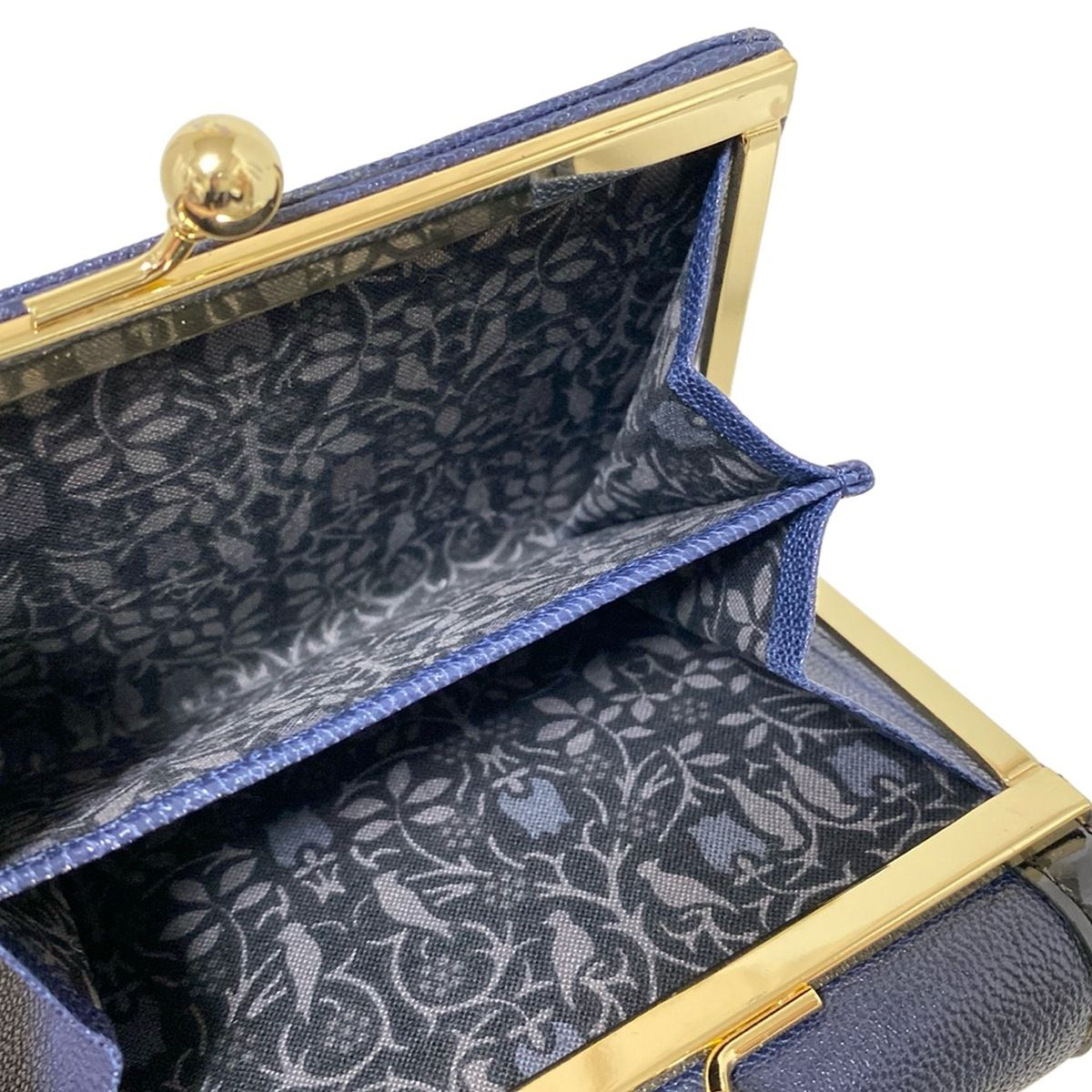 美品 ANNA SUI アナスイ がま口 バタフライ柄 三つ折り財布 ネイビー 美品 ANNA SUI アナスイ がま口 バタフライ柄 三つ折り財布 ネイビー