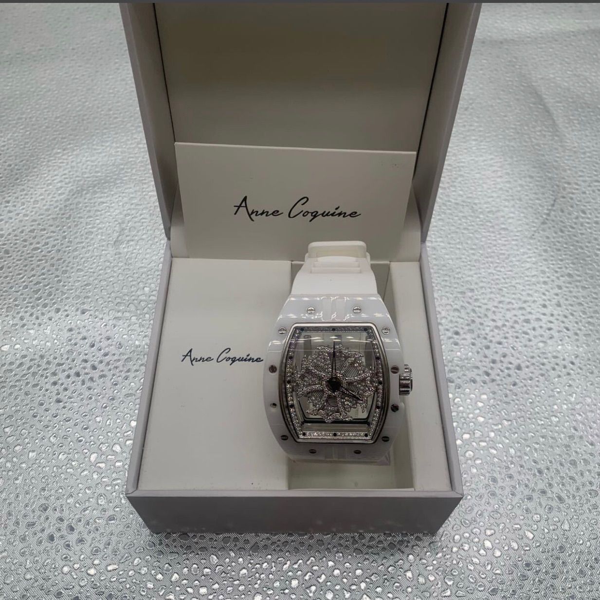 A072 Anne Coquine アンコキーヌ 腕時計 ビッグ ラバーベルト レクタングルスケルトン クリスタルストーン