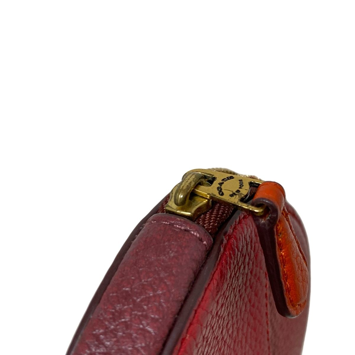 レッド×アイボリー×マルチ