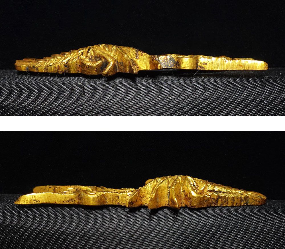 銅地容彫伊勢海老図目貫　無銘　高肉彫　毛彫　金着せ　細密金工　刀装具　桐箱入 ☆銅地容彫伊勢海老図目貫 無銘 高肉彫 毛彫 金着せ 細密金工 刀装具