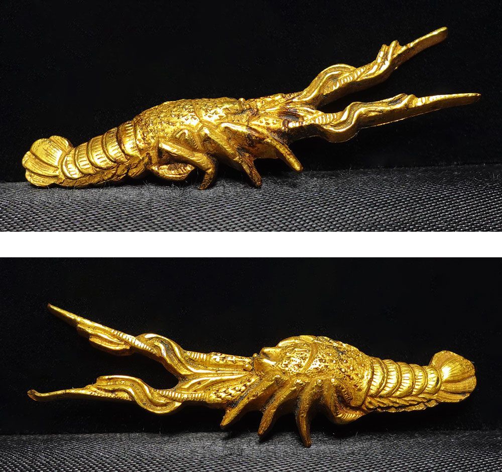 銅地容彫伊勢海老図目貫　無銘　高肉彫　毛彫　金着せ　細密金工　刀装具　桐箱入 ☆銅地容彫伊勢海老図目貫 無銘 高肉彫 毛彫 金着せ 細密金工 刀装具