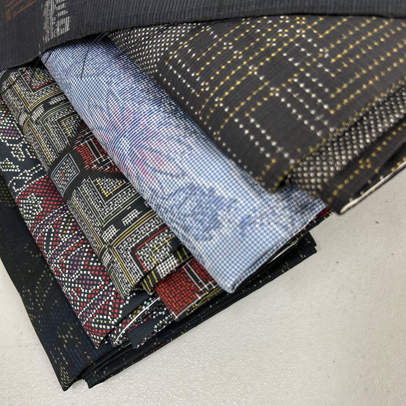 大島紬 着物 正絹 5着 着物まとめ売り リメイク材料 m-668 - メルカリ 大島紬 着物 正絹 5着 着物まとめ売り リメイク材料 m-668 - メルカリ