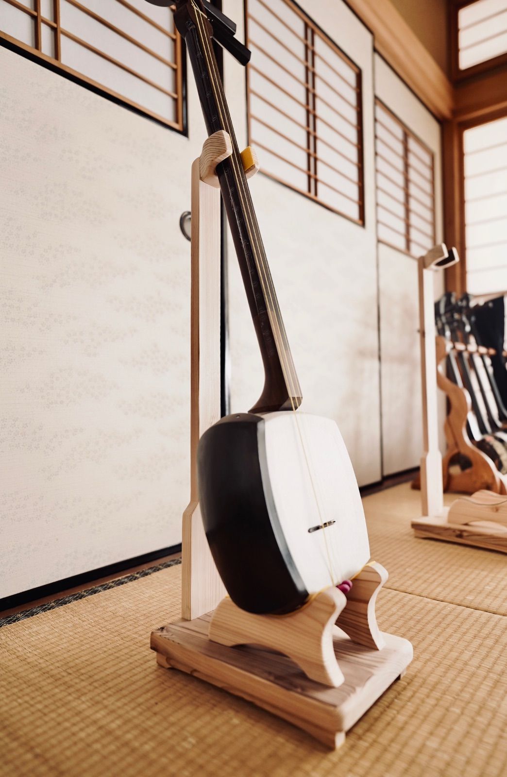 オーダー品 手作り木工 木製三味線スタンド 無塗装 １丁掛け