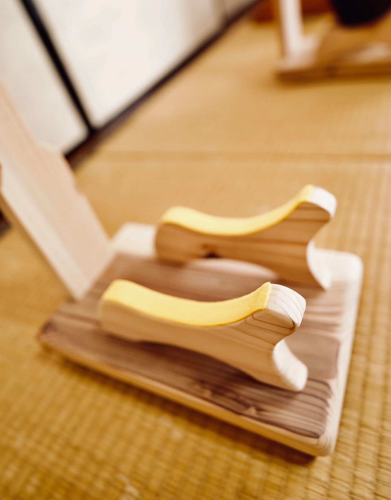 限定1台】手作り木工 木製三味線スタンド （無塗装） タイプC 【公式