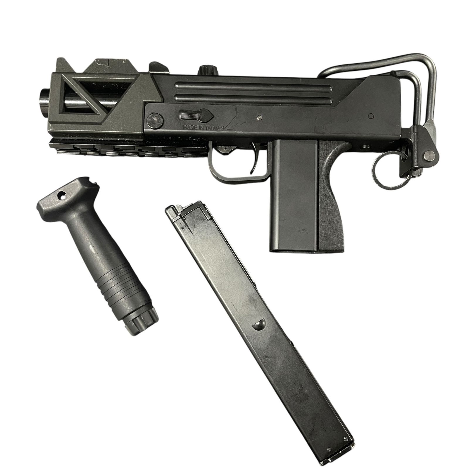 □イングラム M11 ガスブローバック 本体のみ グリップカスタム 発射