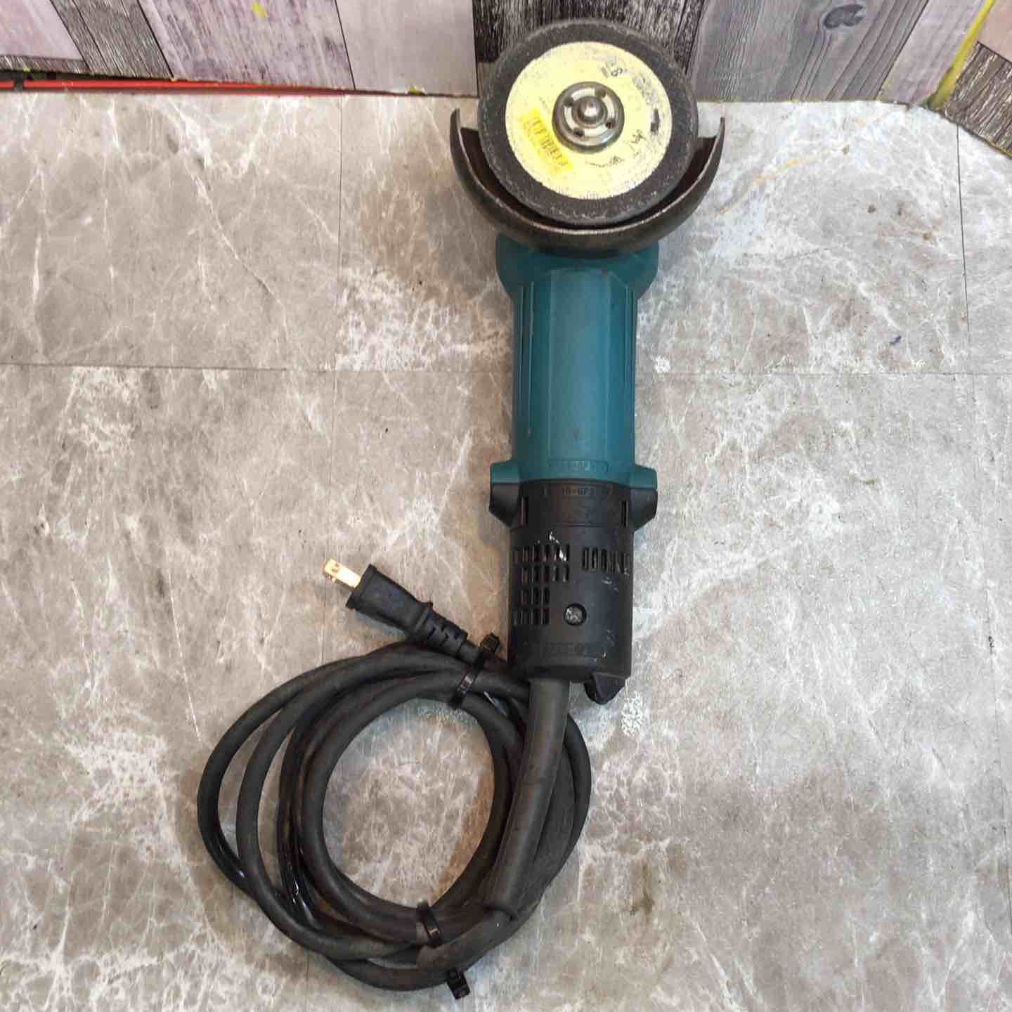 ☆マキタ(makita) 100mmディスクグラインダ 9533B【八潮店】 【公式通販】 ☆マキタ(makita) 100mmディスクグラインダ 9533B【八潮店】 【公式通販】