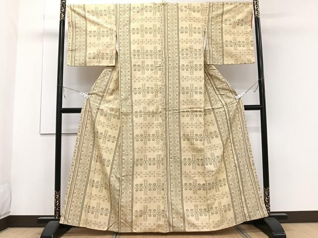 平和屋着物□上質な紬 花唐草文 正絹 逸品 CABA5593xi - メルカリ