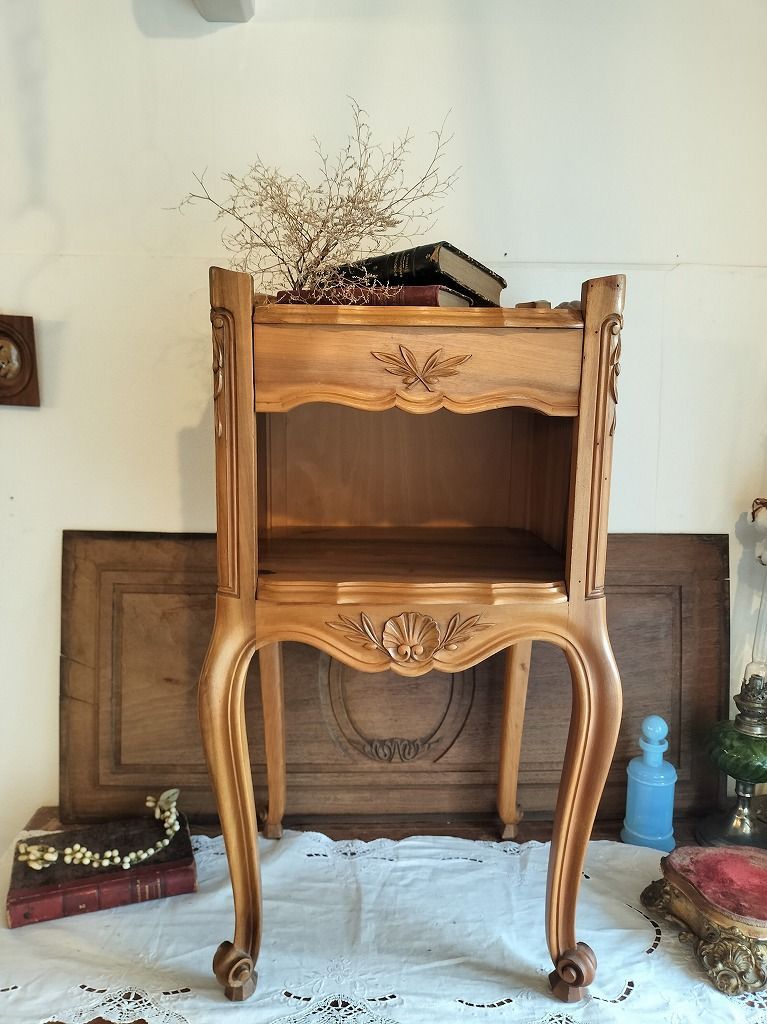 フランス アンティーク 木製 猫足 彫刻 ナイトテーブル 家具