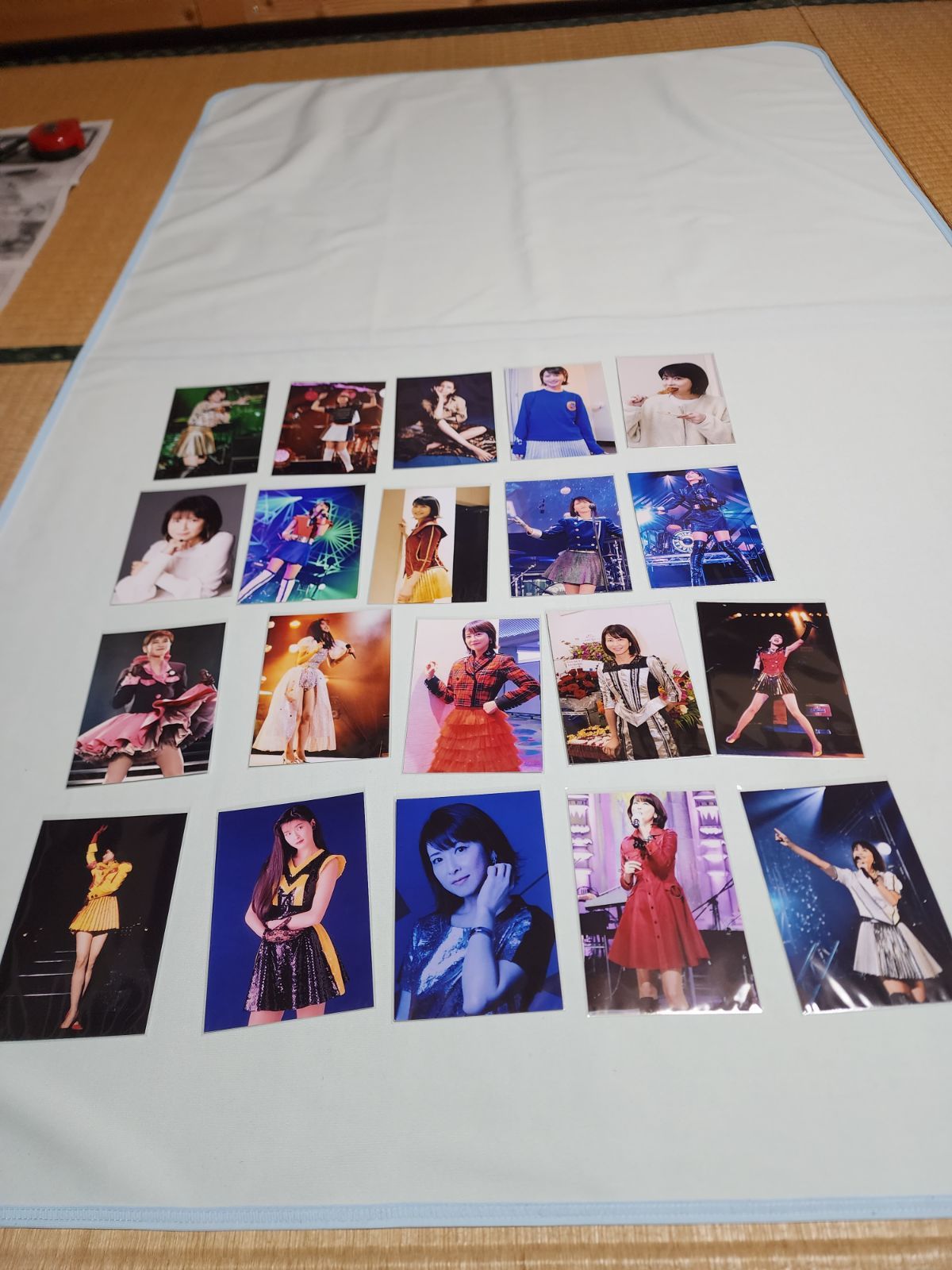 森高千里さん L判写真 20枚 グラビアアイドル 9×13センチの大きさです