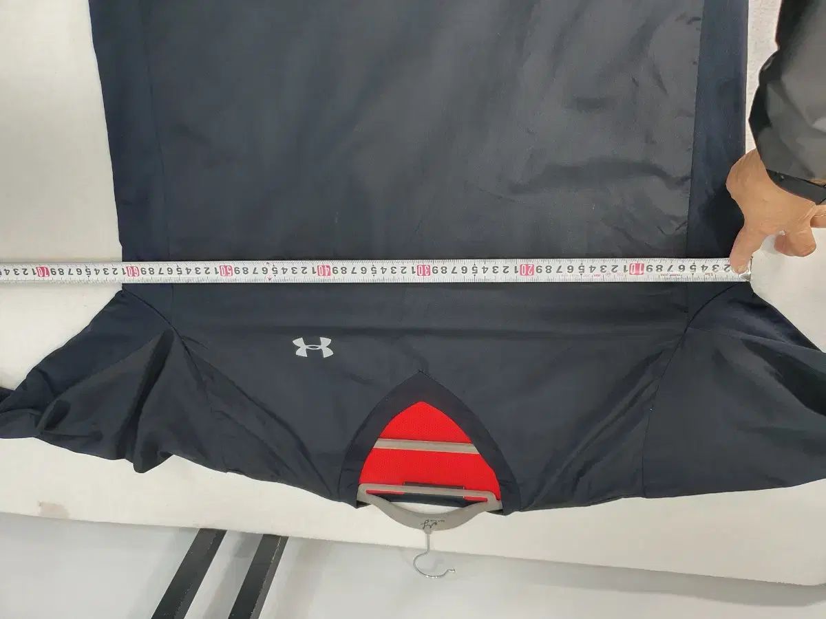 UNDER ARMOUR アンダーアーマー ウォームアップ Vネック ウィンドブレーカー ブラック XXL アンダーアーマー UNDER ARMOUR アンダーアーマー UNDER ARMOUR UA