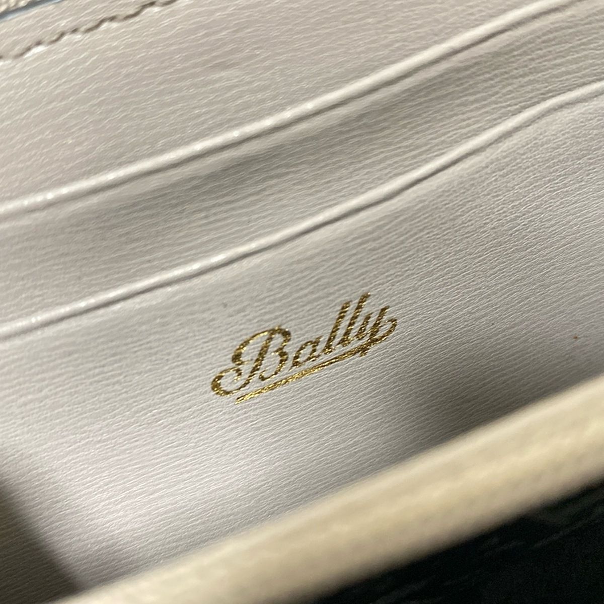 ラウンドファスナー