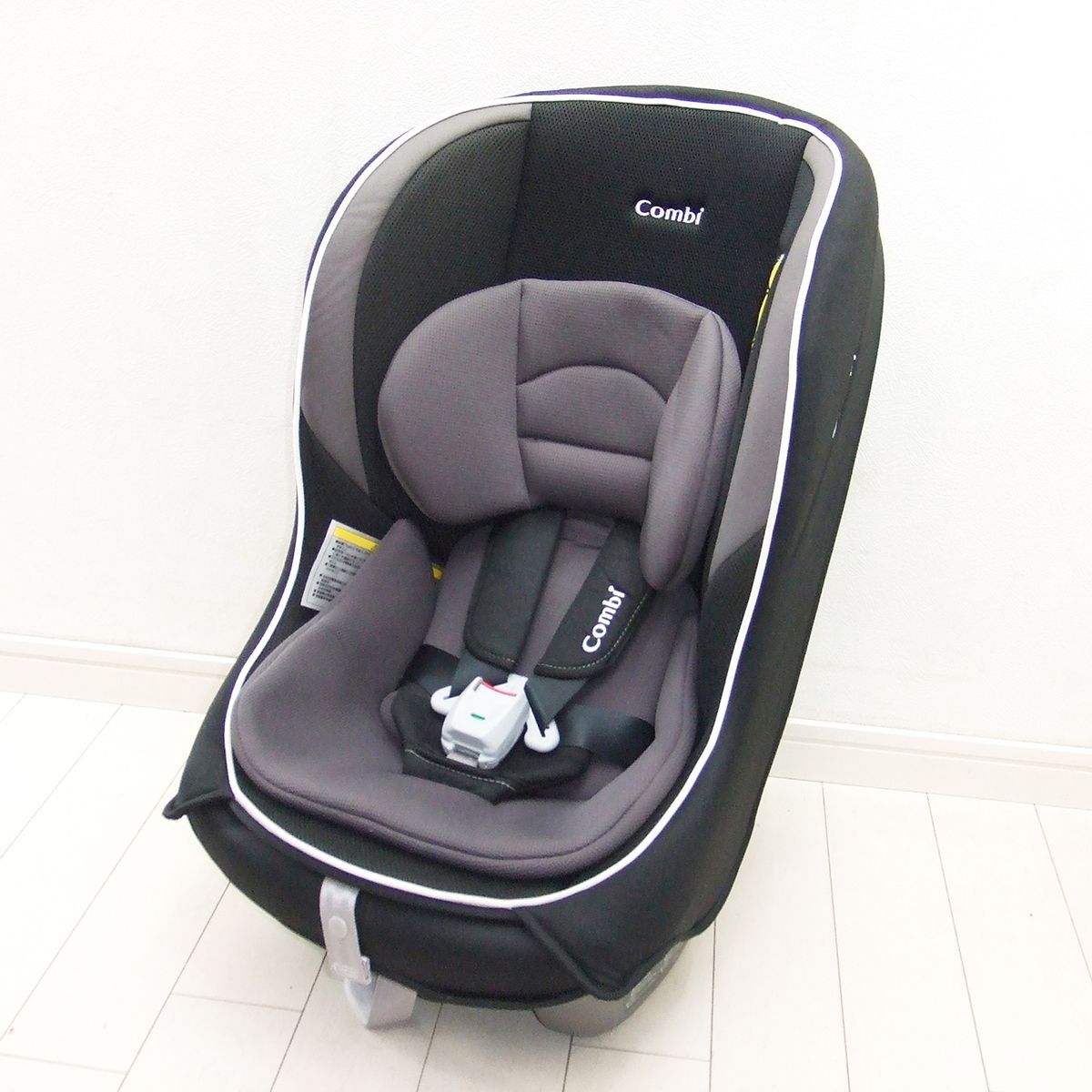 チャイルドシート コンビ ミニマグランデ エッグショック UF combi