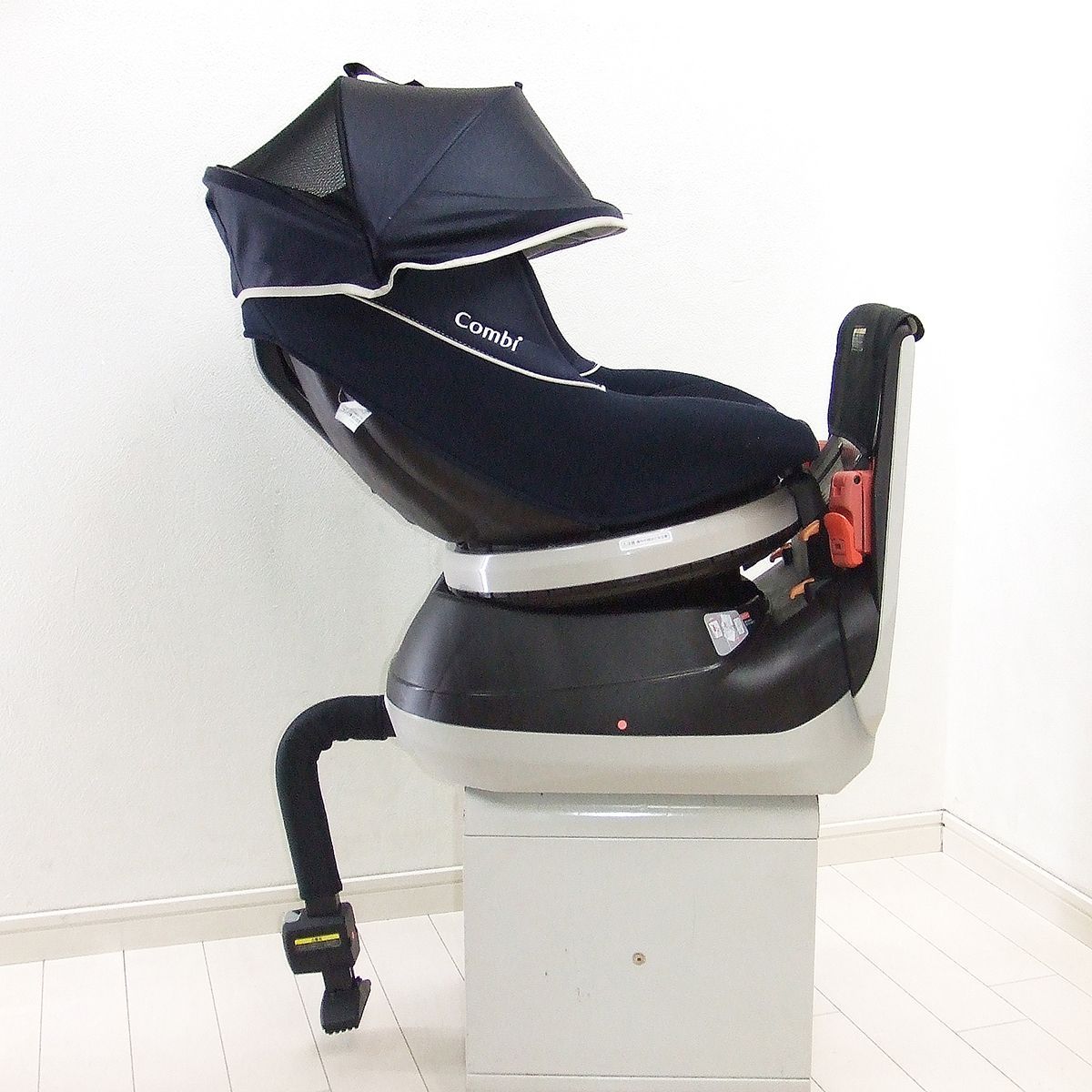 combi シートベルト固定タイプ