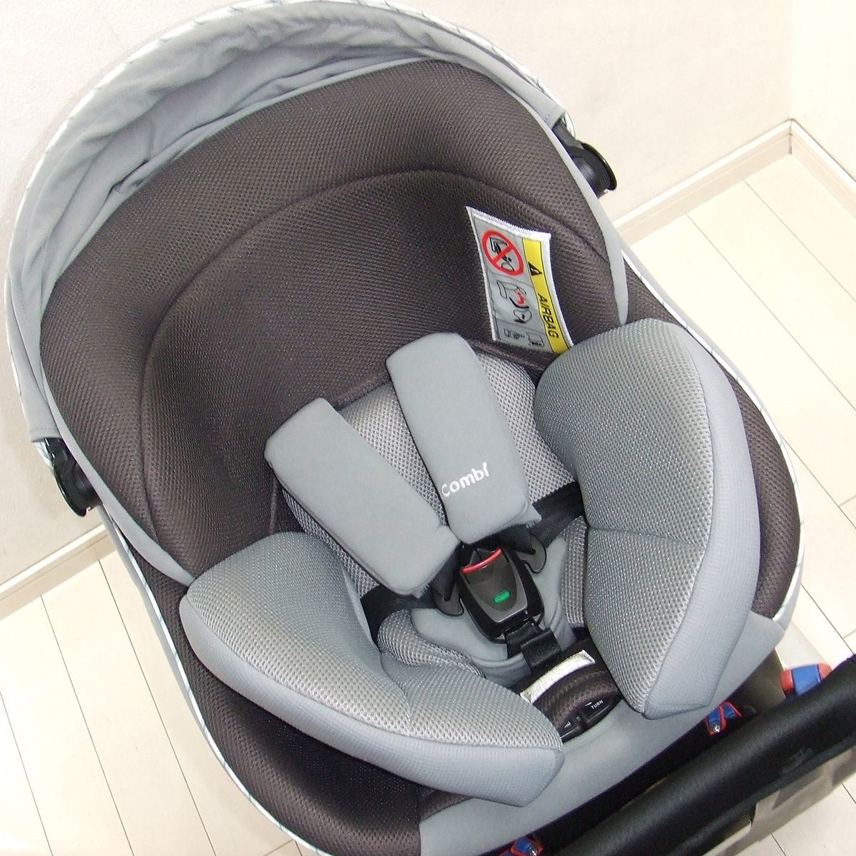 美品 チャイルドシート 中古 コンビ クルムーヴ スマート エッグ