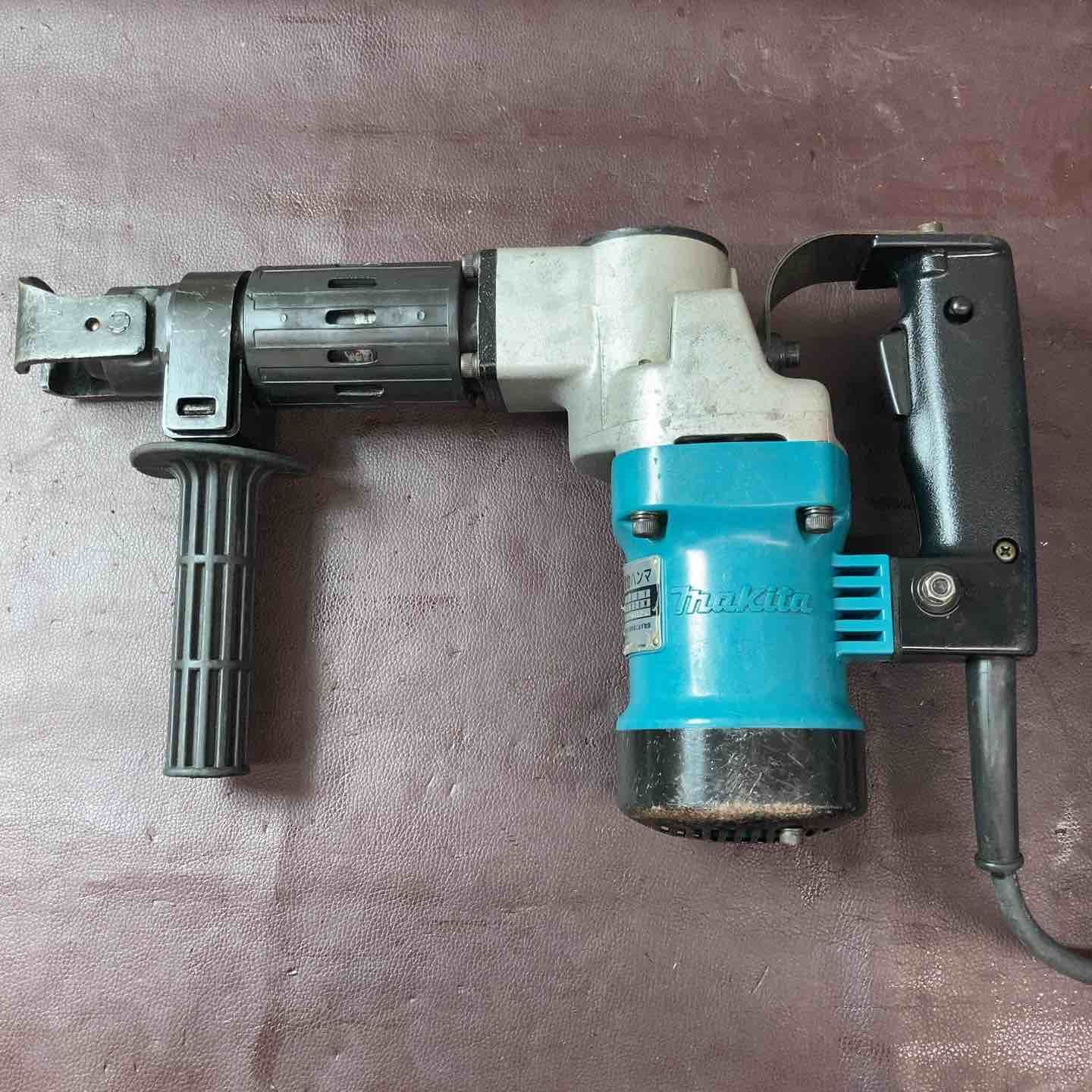 品 マキタ makita 電動ハンマ HM 0810 100ｖ