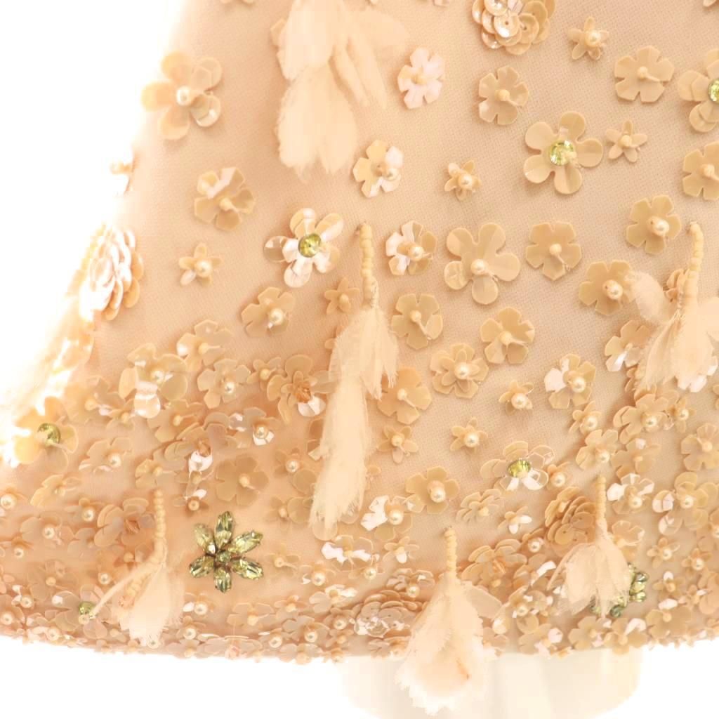 サーモンピンク