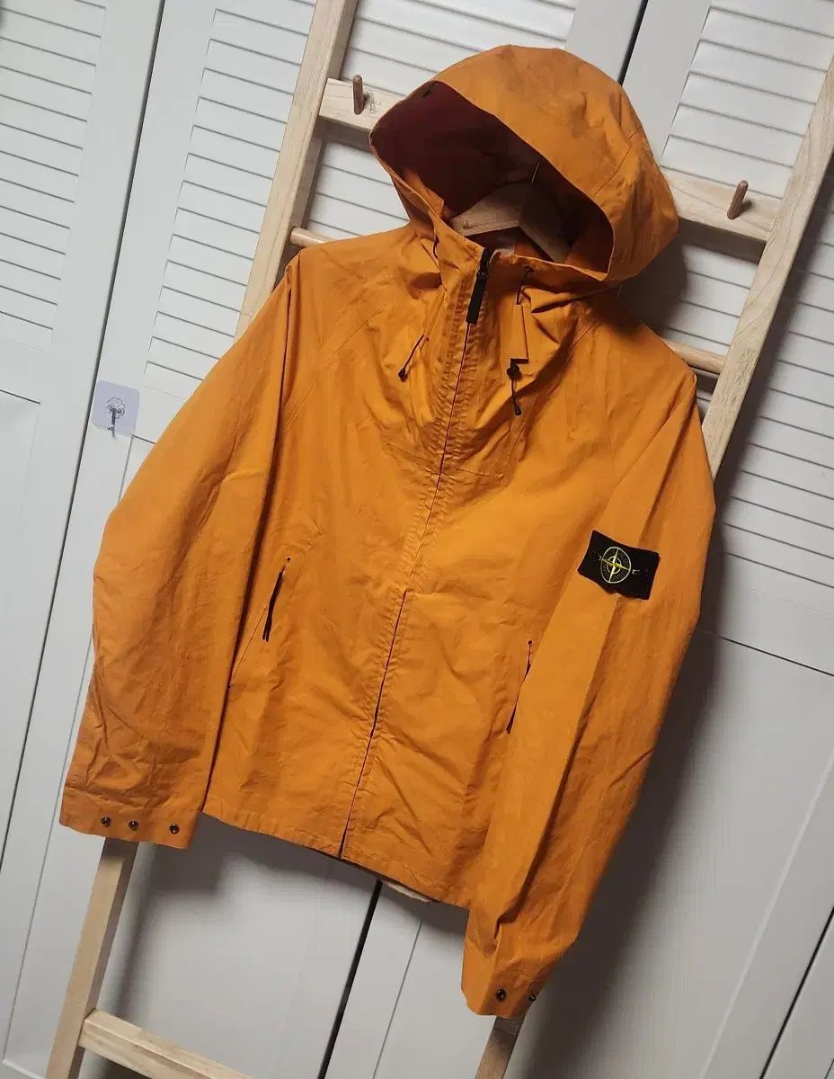 ストーンアイランド 00 s オレンジ フード ジャケット