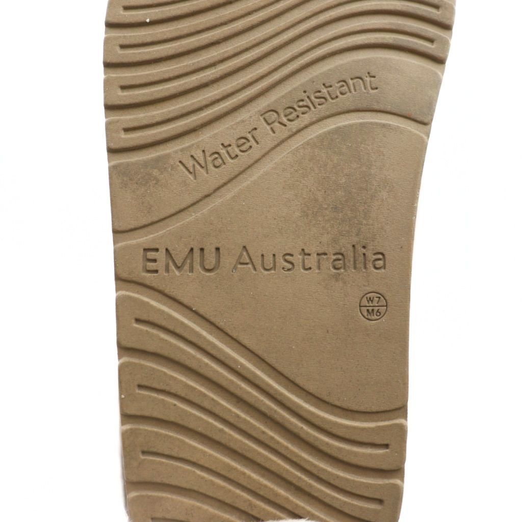 オーストラリア