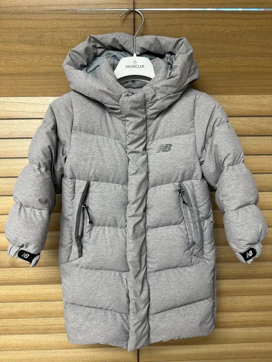 ニューバランス キッズ ダウンジャケット ロング丈 100 - メルカリ