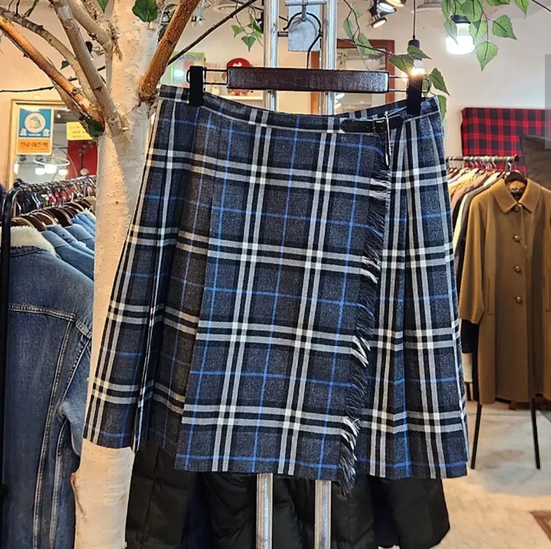 BURBERRY バーバリー ブルーレーベル CHECK ラップ バックル ヴィンテージ スカート