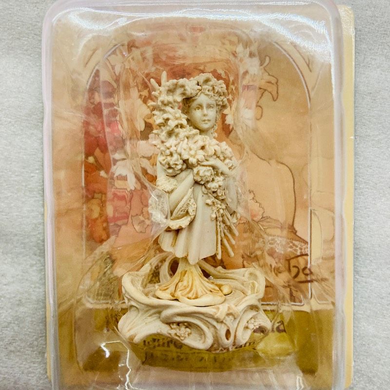 【未使用品】アルフォンス・ミュシャ フィギュアミュージアム　コンプリート　① 未使用品】【2個セット】TAKARA アルフォンス・ミュシャ フィギュア