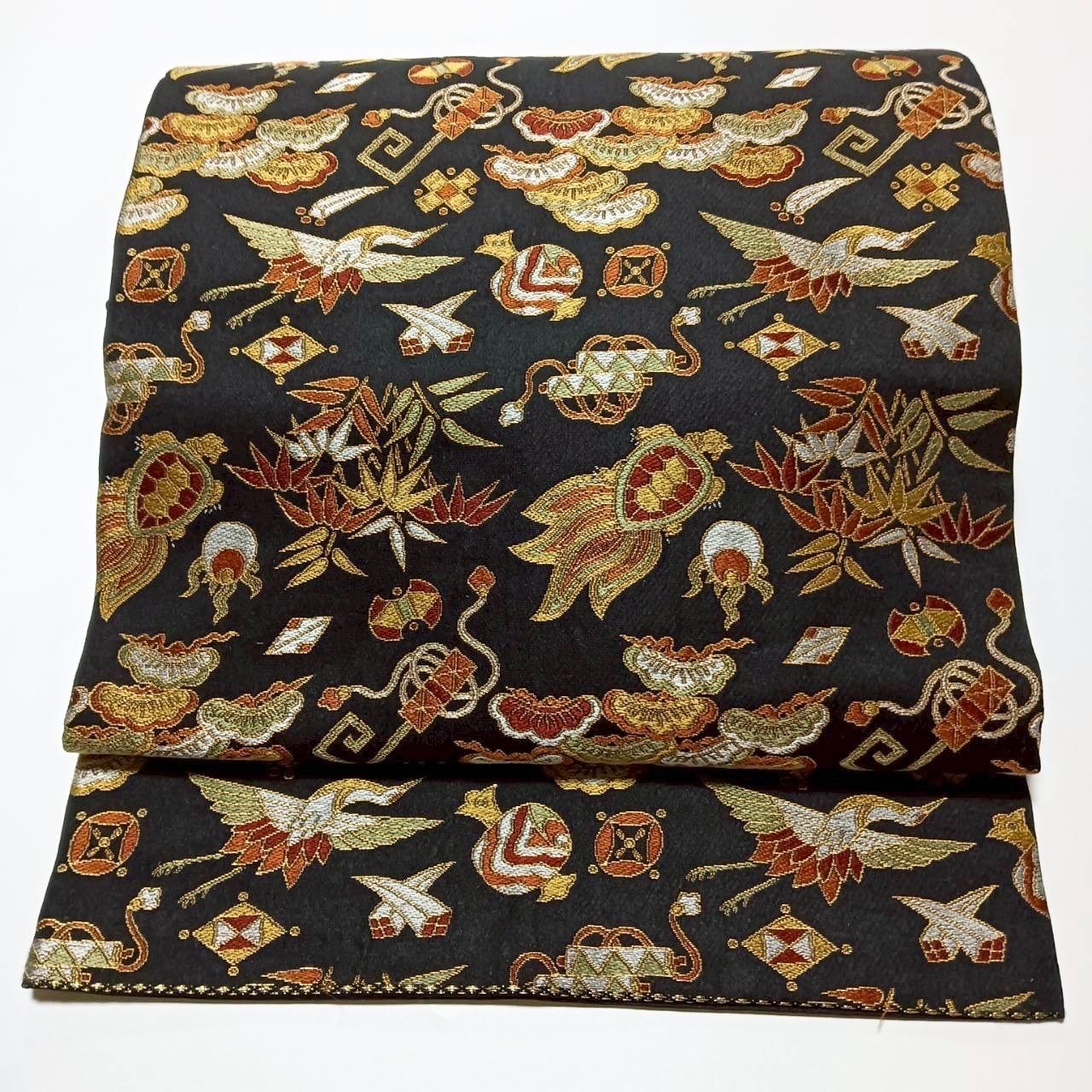 袋帯 西陣織 黒地吉祥紋様 ストア 名古屋帯 正絹 黒 吉祥文様