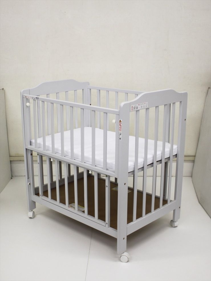 カトージ　ベビーベッド　ミニタチベッド　グレー ミニタチベッド （グレーF）」について｜カトージの商品