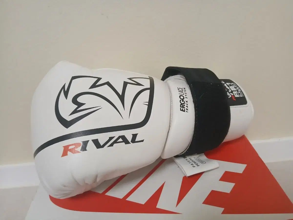 ライバル rs1 ボクシング グローブ 14oz