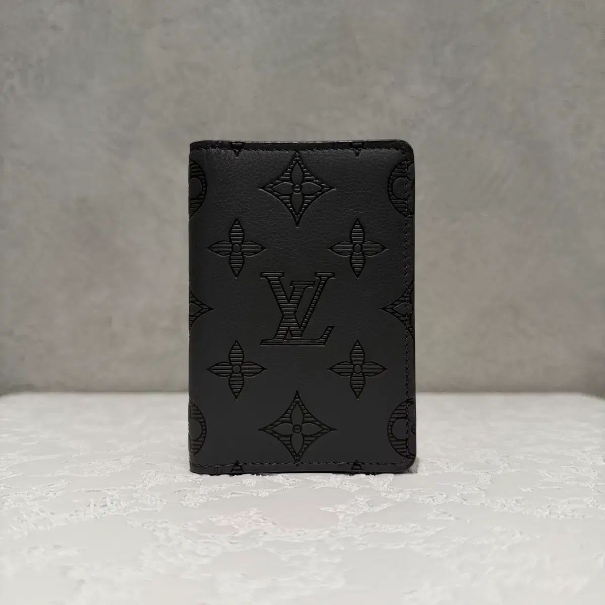 ルイヴィトン シャドウ オーガナイザー カードウォレット