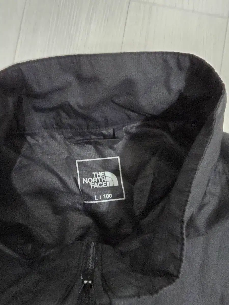 THE NORTH FACE ザノースフェイス ウィンドブレーカー ブラック L