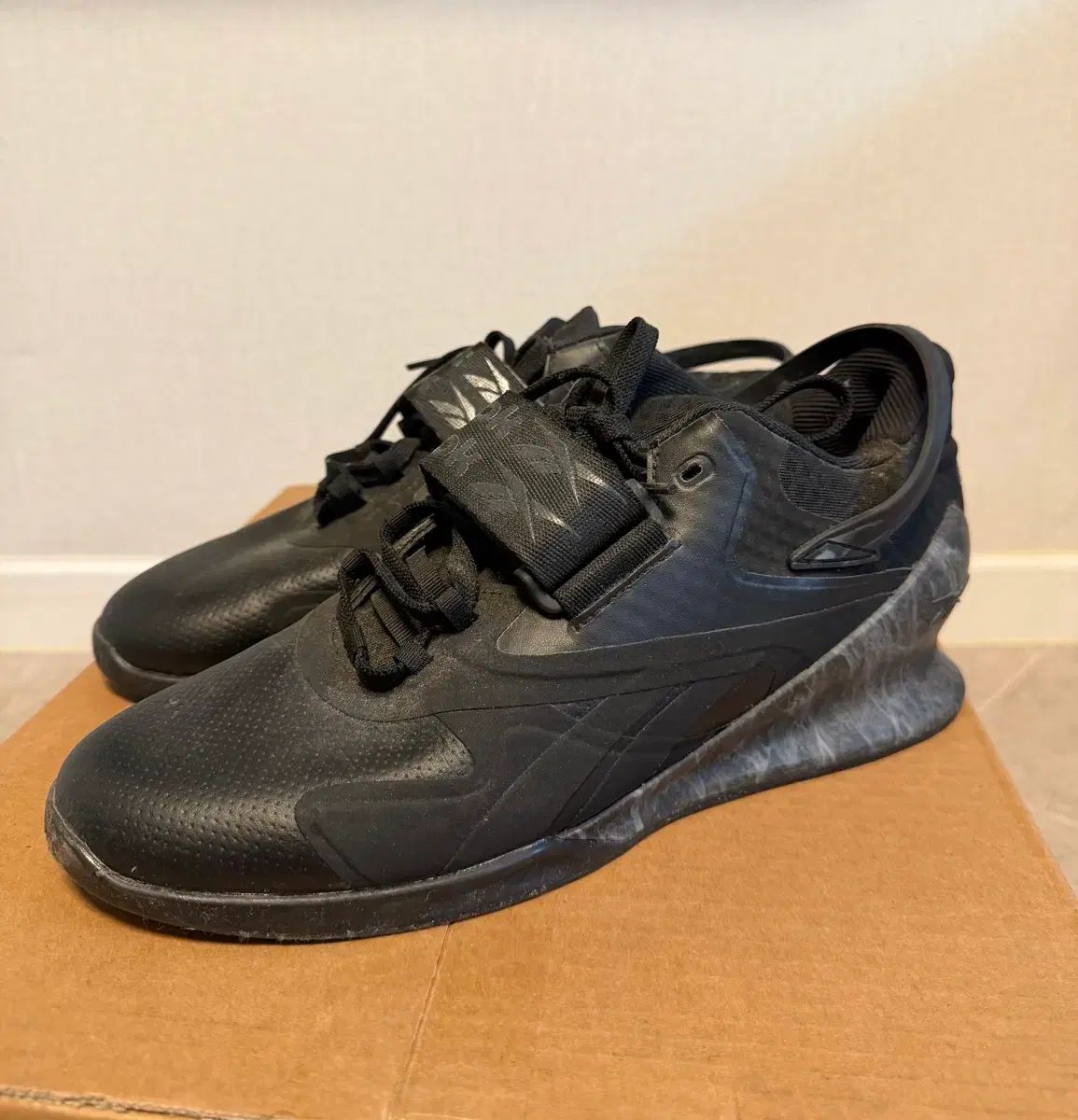 リーボック レガシー LEAF 2 コア ブラック ピュア グレー 285