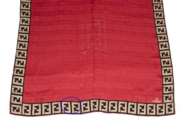 コレクション フェンディFENDI シルクズッカフレーム大判スカーフ 赤黒