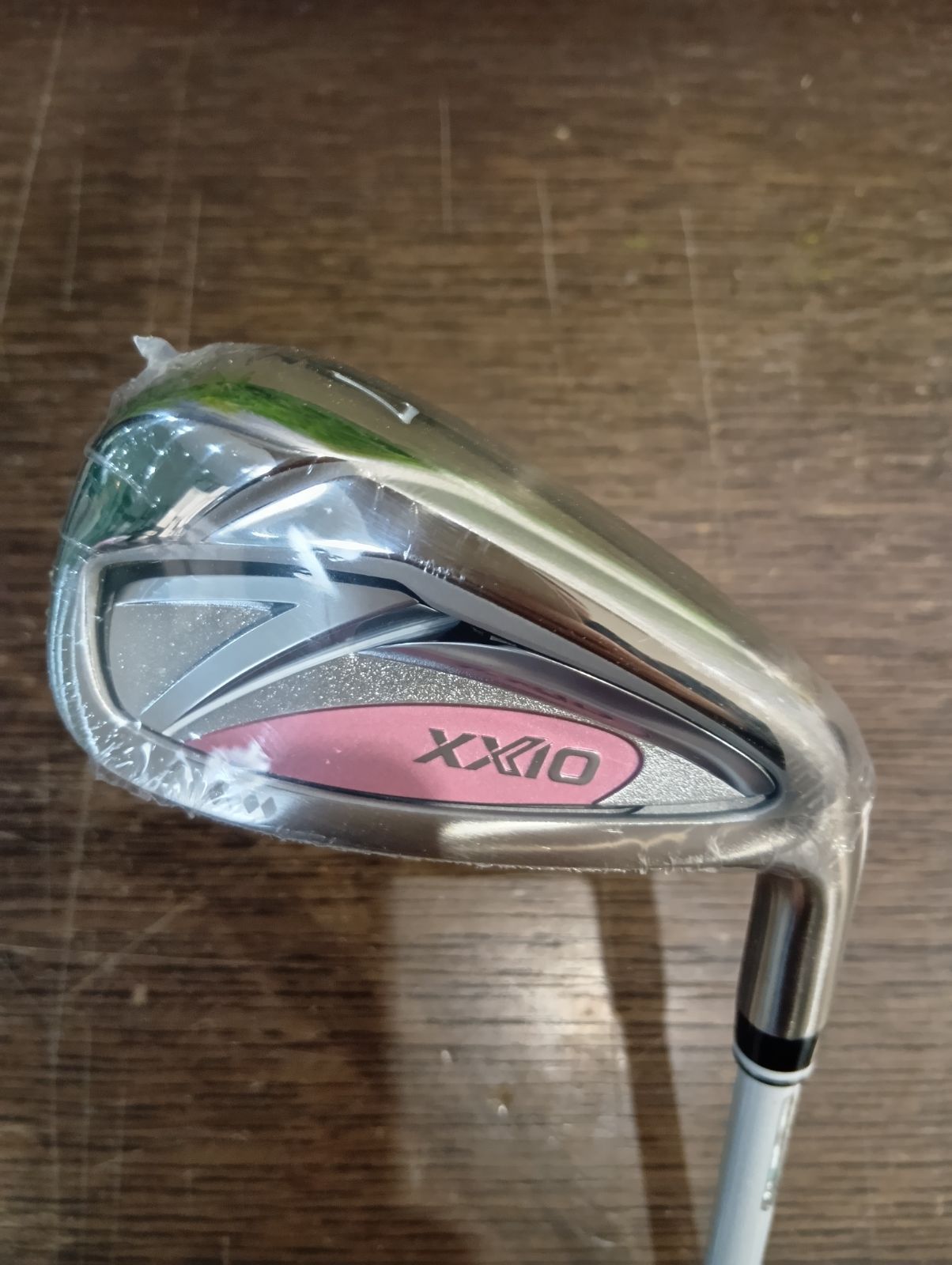 Ld Iset ♥品 の新商品 XXIO 14 ゼクシオ アイアン 5本セット ＃7～9 PW SW ホワイト レディース 右用 MP 1400 L カーボンシャフト ゴルフクラブ 2026年モデル 日本