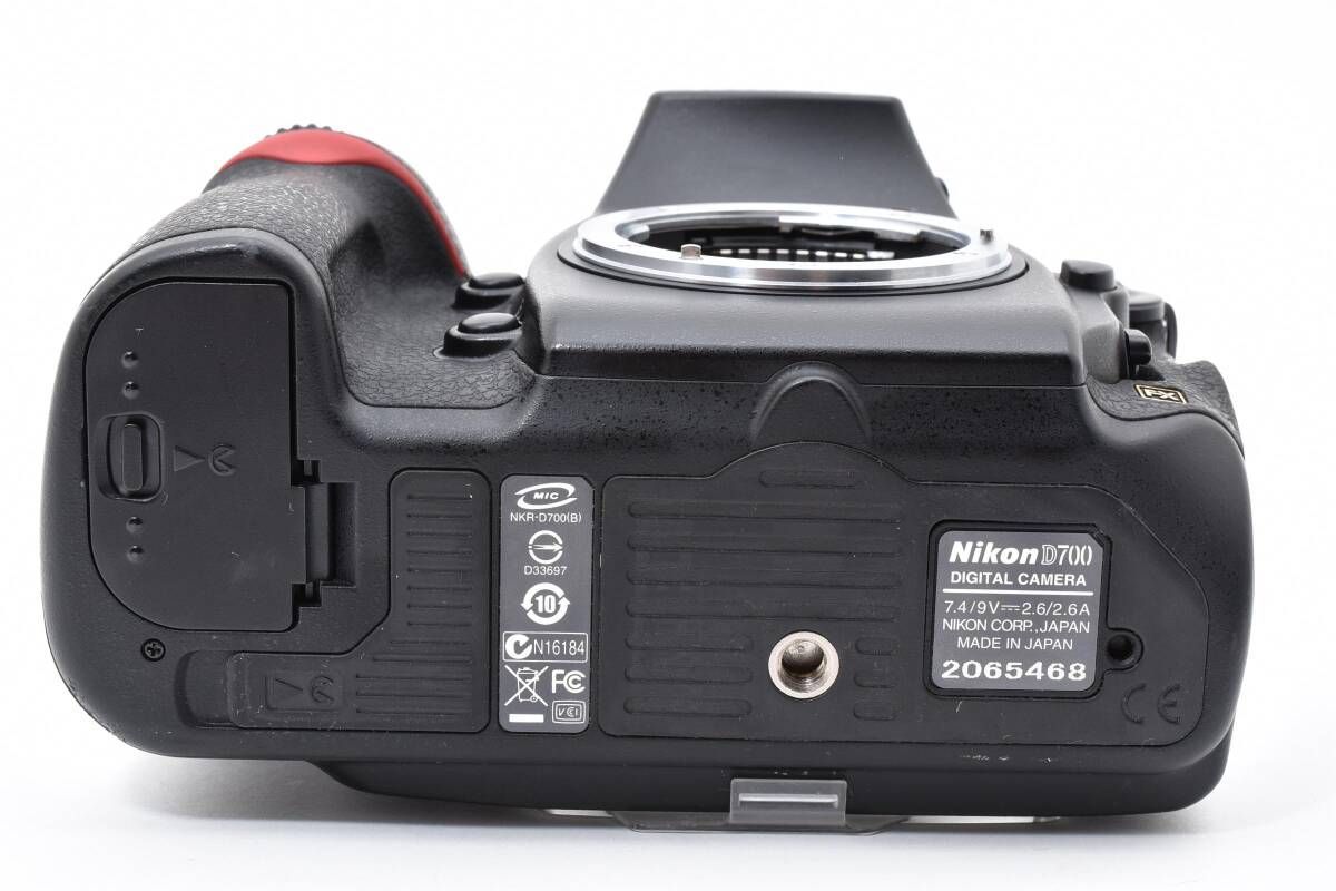 ☆美品☆《ショット数10,492 回 》ニコン Nikon D700 ボディ 一眼レフ
