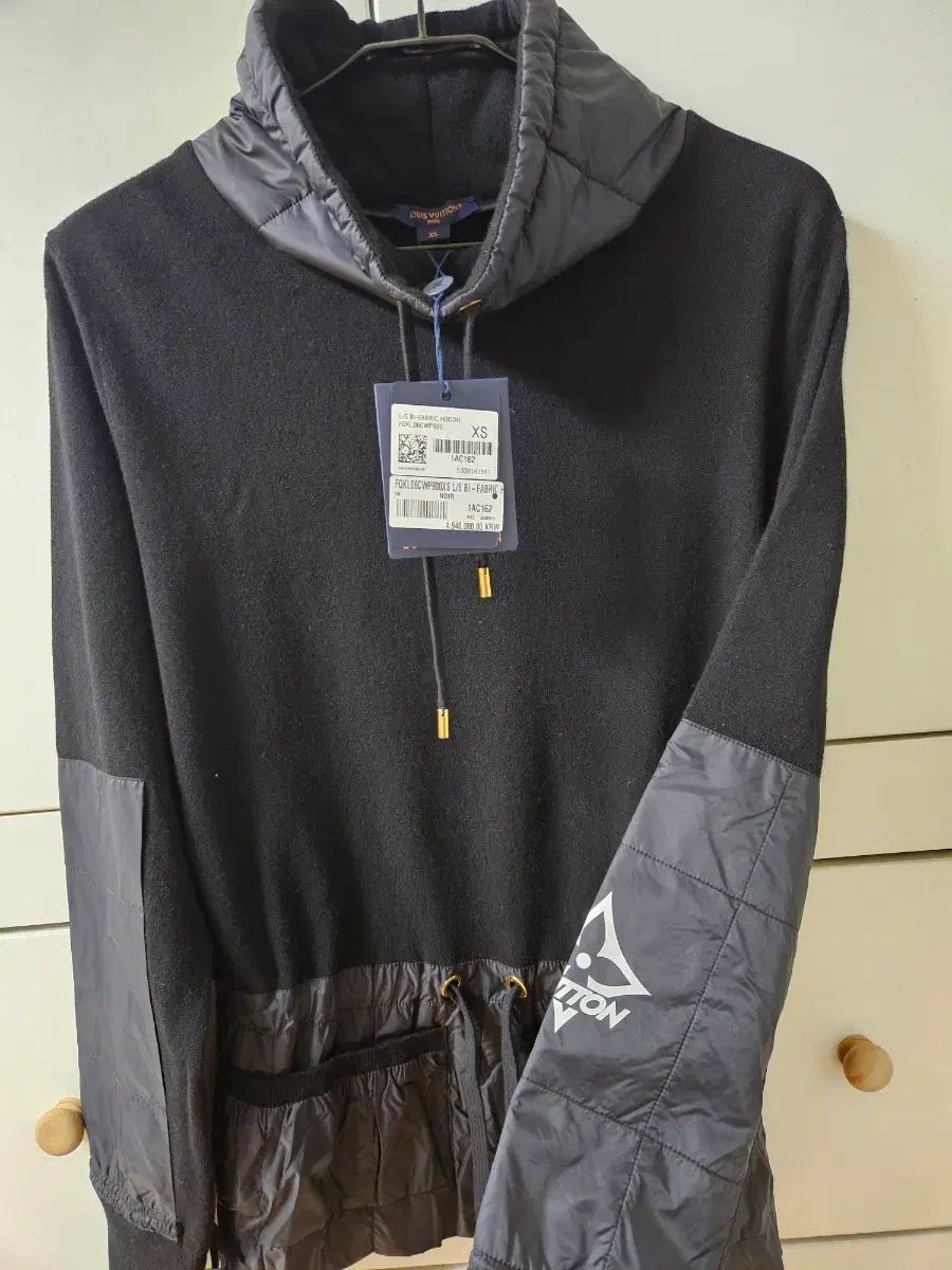  ルイヴィトン ブラック ニット フードㅡ パーカー トップス