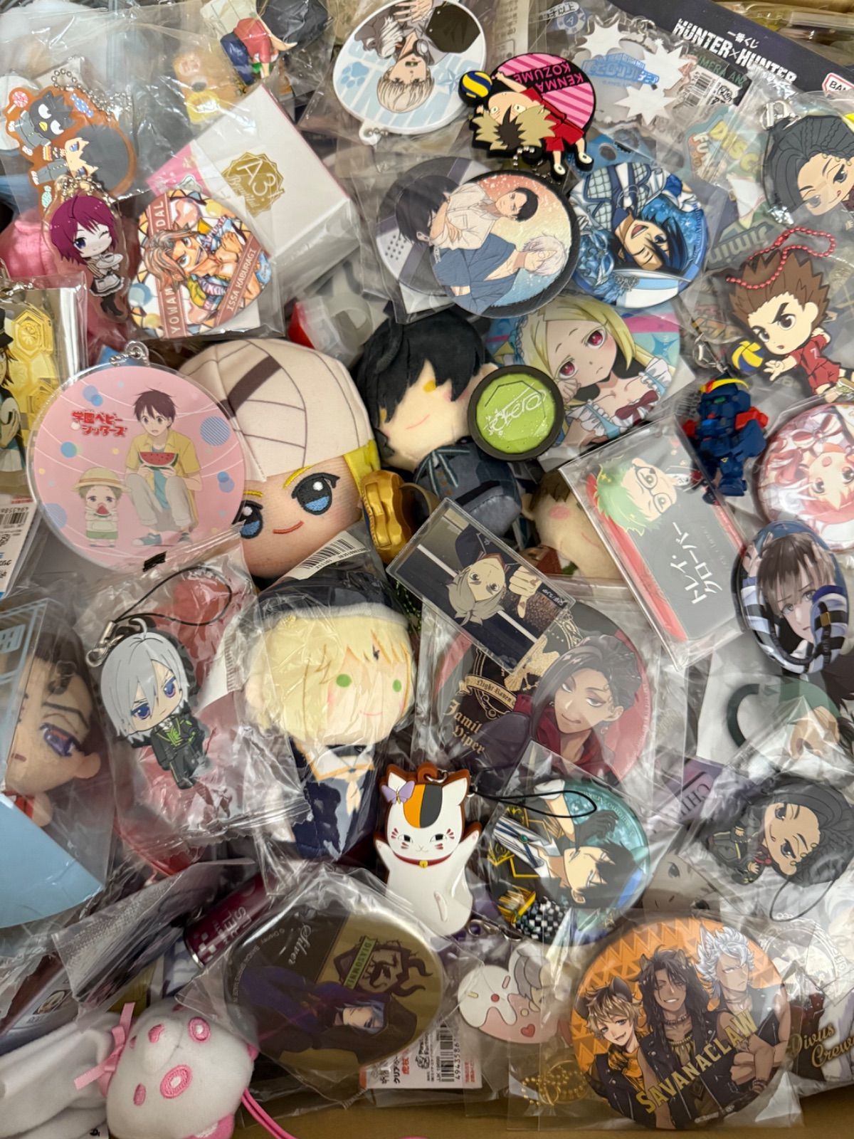 大特価！ アニメグッズ等 缶バッジ キーホルダー クリアファイル