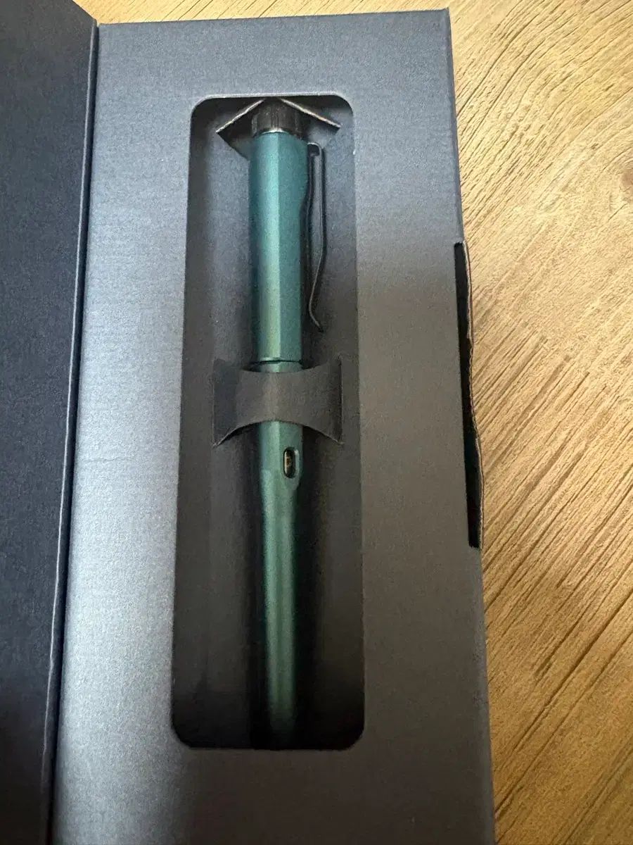 三菱 クルトガ DIVE シャープペンシル