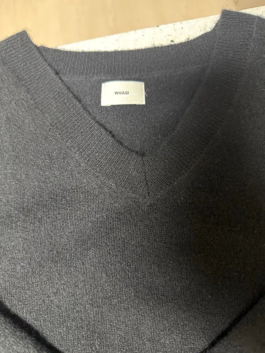 ワギVネック ニット ブラック