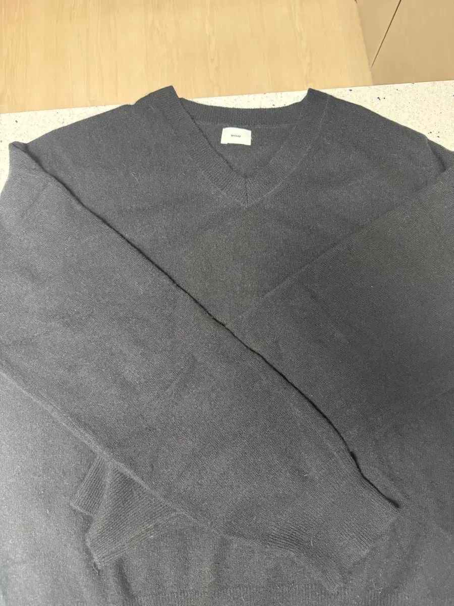 ワギVネック ニット ブラック