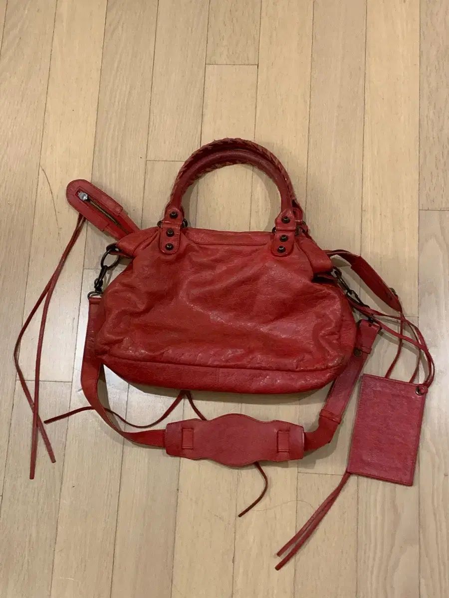 バレンシアガ モーターサイクルバッグ レッド Mサイズ