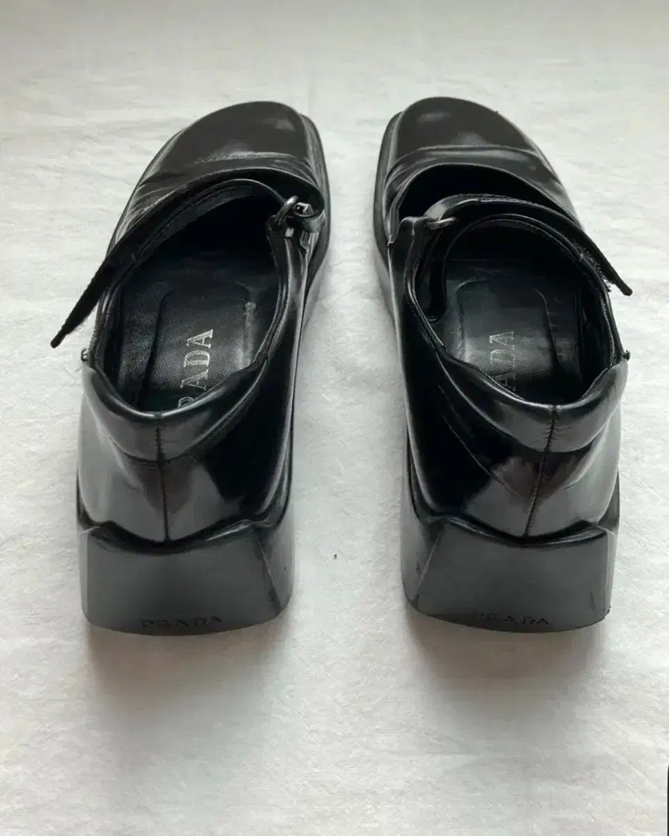 プラダ ヴィンテージ メリージェーン フラット シューズ ブラック 235