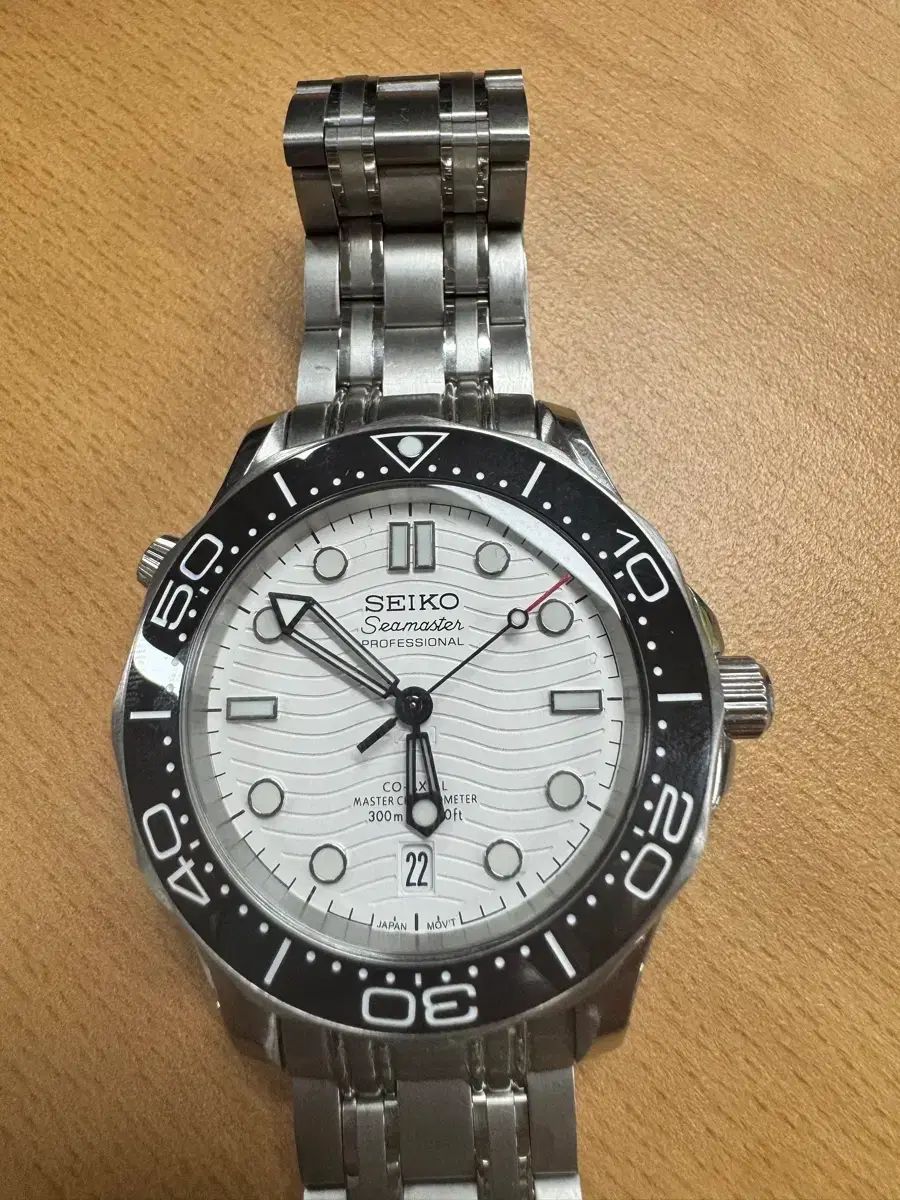 オメガ シーマスター 300 m SEIKO Glitch Mode