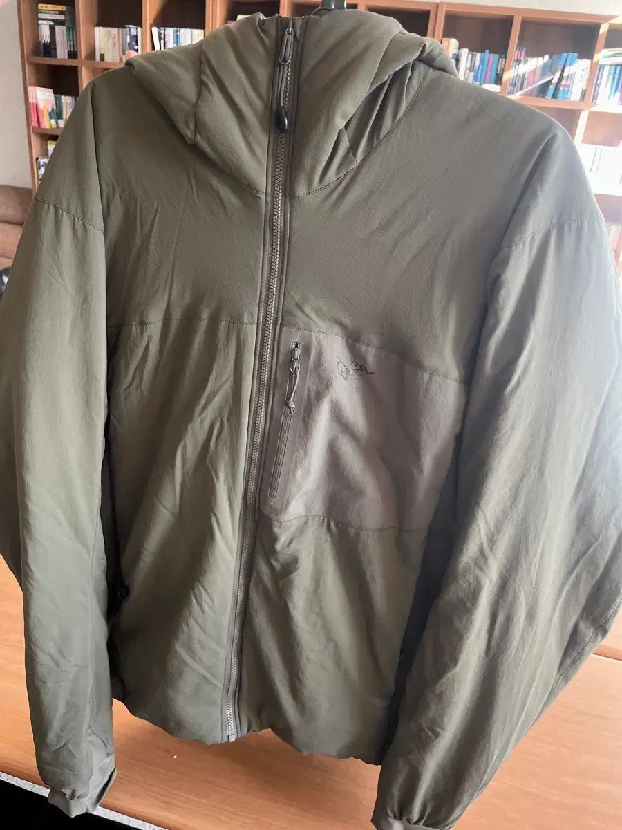 アークテリクス リーフ アトム フーディ レンジャーグリーン M