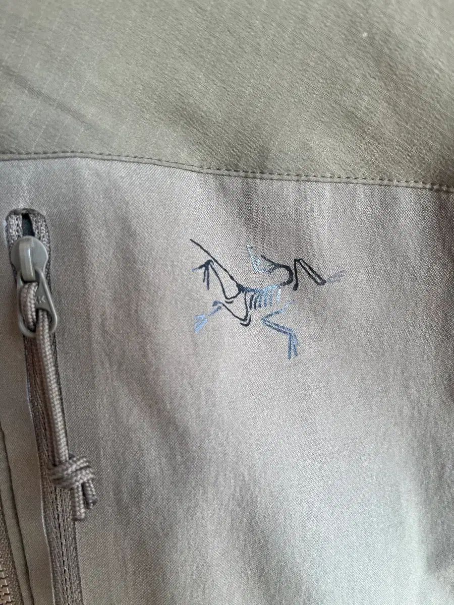 アークテリクス リーフ アトム フーディ レンジャーグリーン M